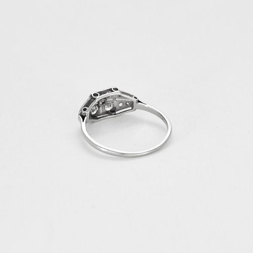 Bague 56 Bague Art Déco en or blanc et diamants 58 Facettes B250545