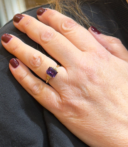 Bague Bague en or 18 carats , améthyste et diamants 58 Facettes