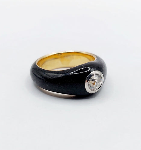 Bague jonc or jaune, émail noir et diamant taille ancienne 0,45 carats (circa 1920)