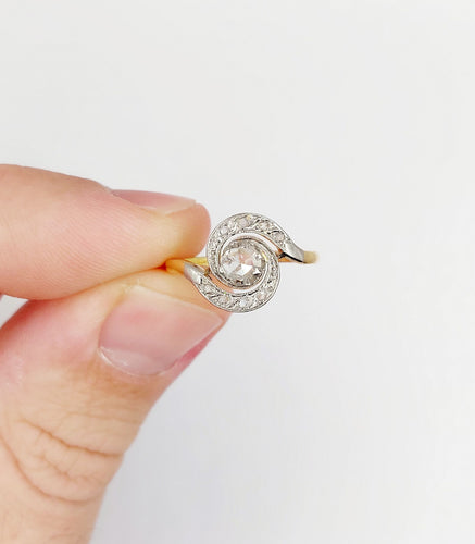 Bague 49 Bague tourbillon antique or 18k diamant taille rose 4 mm (circa 1900) 58 Facettes A06287