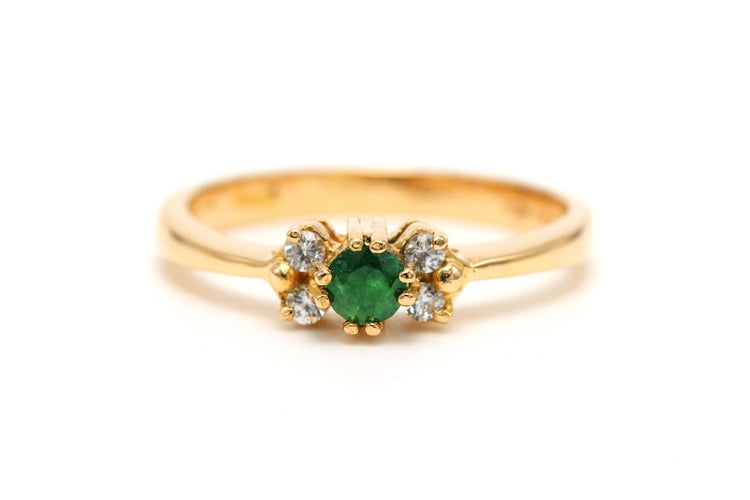 Bague 52 Bague contemporaine émeraude et diamants taille brillant en or jaune 18 carats 58 Facettes B783