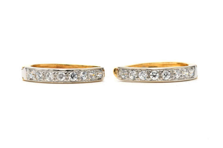 Boucles d'oreilles Boucles d'oreilles contemporaines serties de diamants en or jaune et blanc 18k 58 Facettes 23404
