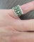 Anello fascia anni 70' oro giallo con smeraldi e diamanti 58 Facettes