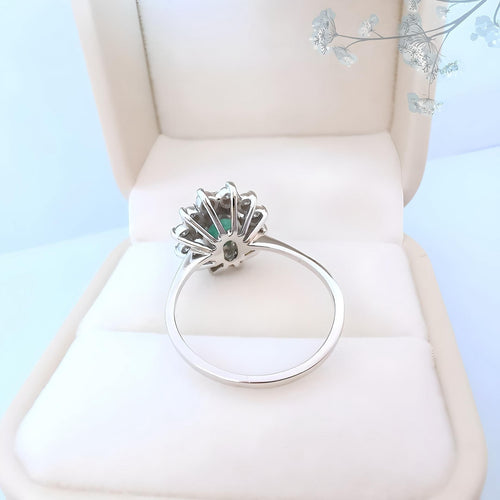 Bague 57.5 Bague marguerite vintage émeraude et diamants 58 Facettes AA 1740