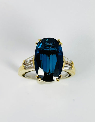 Bague 51 Bague en or jaune ornée d'un saphir naturel de 6,72 carats et de diamants taille trapèze 58 Facettes E20