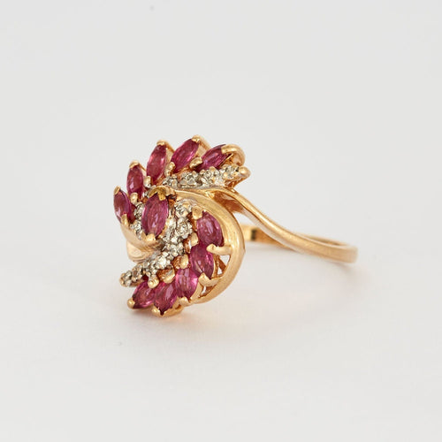 Bague Bague cocktail orné de saphirs roses et diamants 58 Facettes SPEV 16