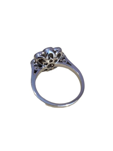 Bague 53 Bague Marguerite, en or blanc 18k et diamants 58 Facettes