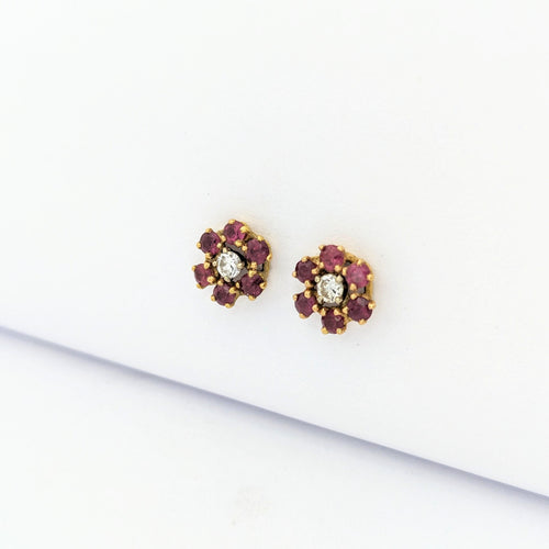 Boucles d'oreilles Boucles d'oreilles florales en or jaune rubis et diamants 58 Facettes 29039