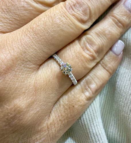 Bague 53 Cartier - Solitaire en platine et diamants 58 Facettes