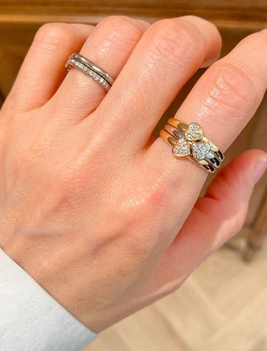 Bague 52.5 VAN CLEEF & ARPELS - Bague trois cœurs en or trois couleurs 18k 58 Facettes