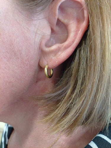 Boucles d'oreilles Créoles modernes 58 Facettes 088331