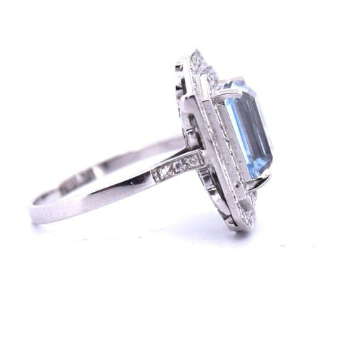 Bague 57 Bague Art Déco - Or blanc, aigue-marine et diamants 58 Facettes