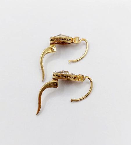 Boucles d'oreilles Dormeuses cible art déco or jaune et platine, diamants 58 Facettes A05769