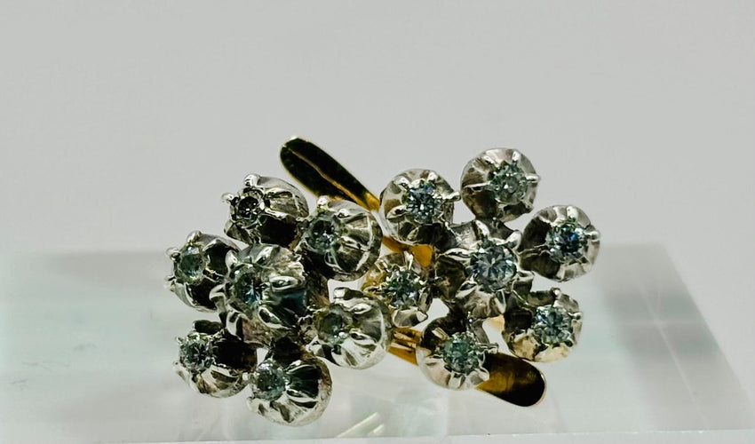 Boucles d'oreilles Boucles d'oreilles vintage en or et diamants – Motif floral 58 Facettes 50332