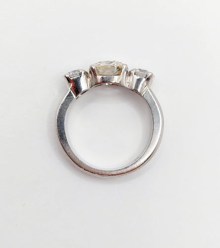 Bague 55 Bague jonc Art déco en platine et diamants (1,30 ct + 0,90 ct) 58 Facettes A06671