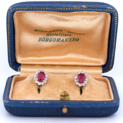 Boucles d'oreilles en or blanc avec rubis et diamants