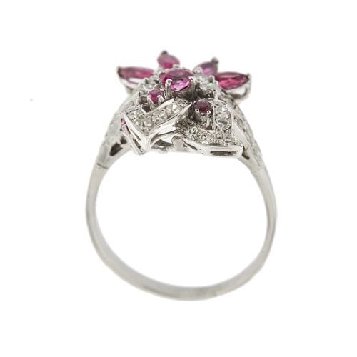 Bague avec rubis et diamants