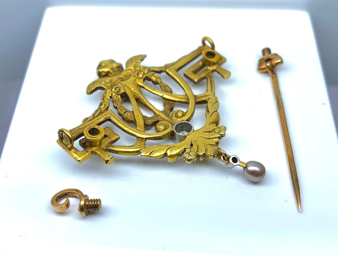 Broche Broche en or jaune 18 carats, ange, émail, diamants et perle. 58 Facettes AB557