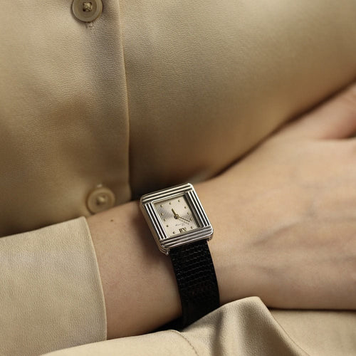 Bracelet Montre Poiray "Ma première" Dame Acier Quartz vers 2015. Bracelet lézard noir . 17 cm. 58 Facettes