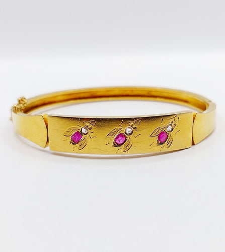 Bracelet Bracelet jonc antique or jaune décoré d'abeilles orné de rubis et de diamants taille roses (circa 1890) 58 Facettes A04772