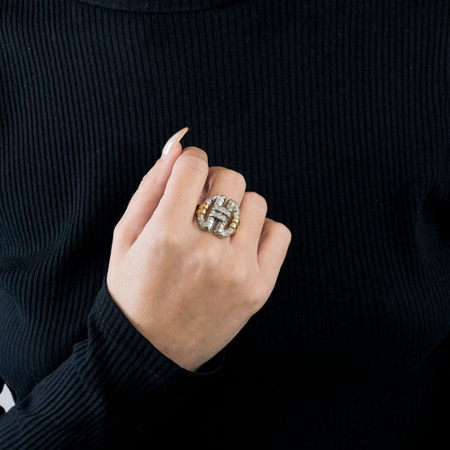 Bague 50.5 Bague en or jaune, platine et diamants. 58 Facettes