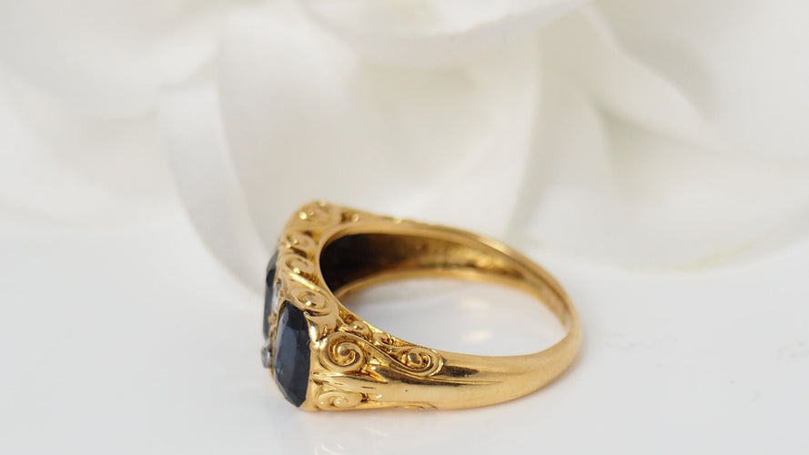 Bague 51 Bague Jarretière En Or  Saphirs Et Diamants 58 Facettes 29705