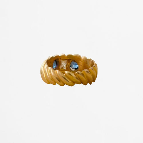 Bague jonc or jaune saphirs et diamant