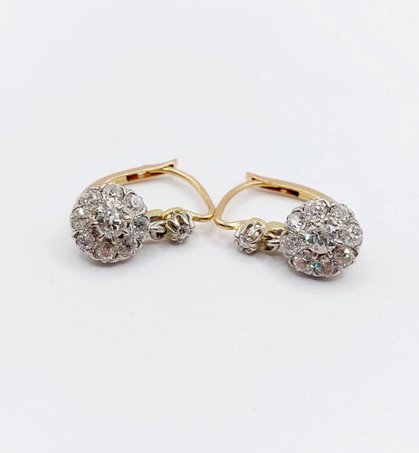 Boucles d'oreilles Dormeuses marguerite - Boucles d’oreilles en or 18k, platine et diamants 58 Facettes A06632