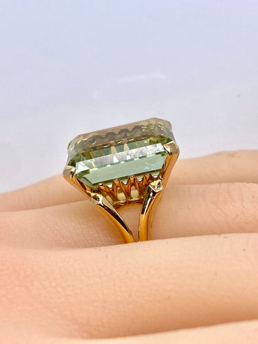 Bague en or jaune et béryl vert 20 carats