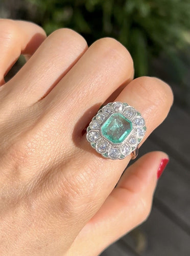 Bague 56 Bague ancienne Art Déco ornée d’émeraudes et diamants en or blanc 18k et platine 58 Facettes
