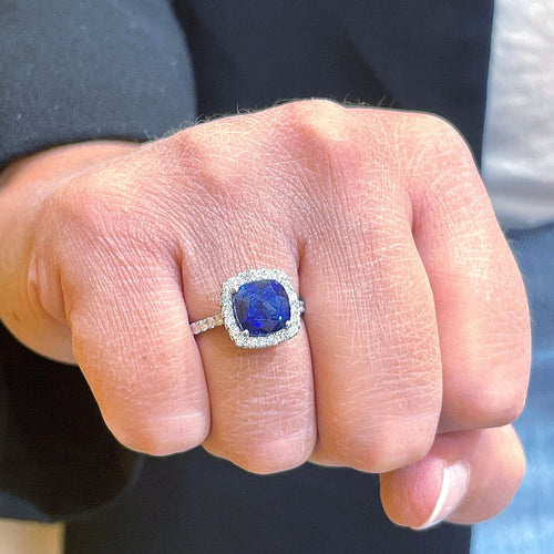 Bague 53 Bague en platine 950/1000 saphir 4,19 carats et diamants 58 Facettes