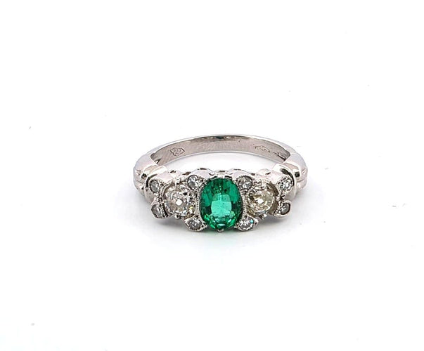 Bague Bague en platine avec émeraude centrale et diamants latéraux 58 Facettes