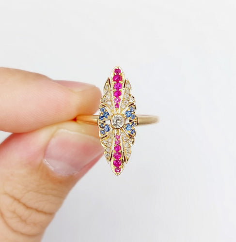 Bague 56 Bague marquise art deco or rose 18k diamant taille ancienne, diamants tailles roses, rubis et saphirs (circa 1920) 58 Facettes A05470