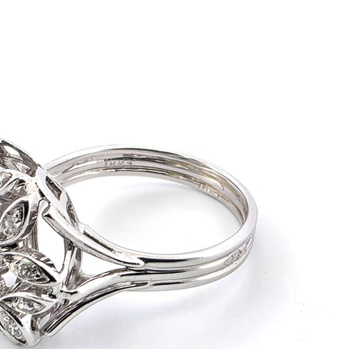 Bague 48 Anello en or blanc 18k et diamants 58 Facettes