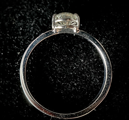 Bague 57 Bague alliance sertie d'un diamant taillé poire de 0,75 carat 58 Facettes