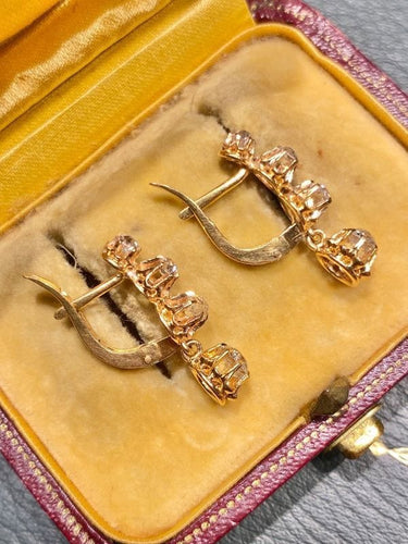 Boucle d’oreilles dormeuses anciennes, en or 18k et diamants 58 Facettes