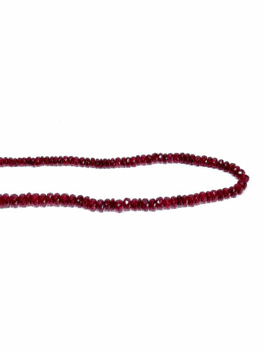 Collier Collier de perles en rubis avec fermoir en argent 58 Facettes