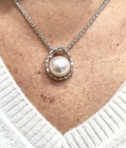 Collier Collier en or 18 carats diamants et perle de culture 58 Facettes