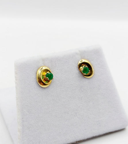 Boucles d'oreilles Puces d'oreilles or jaune et émeraudes 58 Facettes B01015