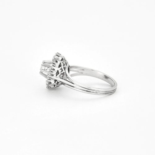 Bague 56 Bague marguerite diamants en or et platine 58 Facettes