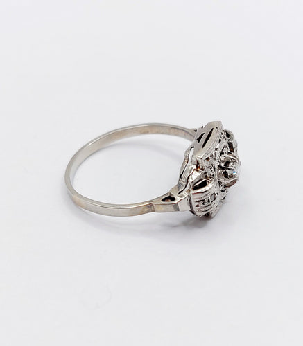 Bague 55.5 Bague Tank Art Déco or blanc, diamants et monture géométrique (circa 1920) 58 Facettes A06221