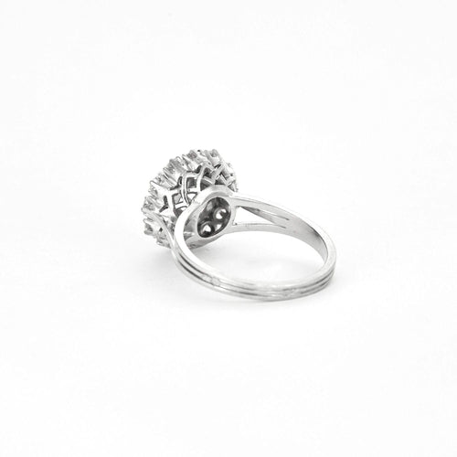 Bague 56 Bague marguerite diamants en or et platine 58 Facettes