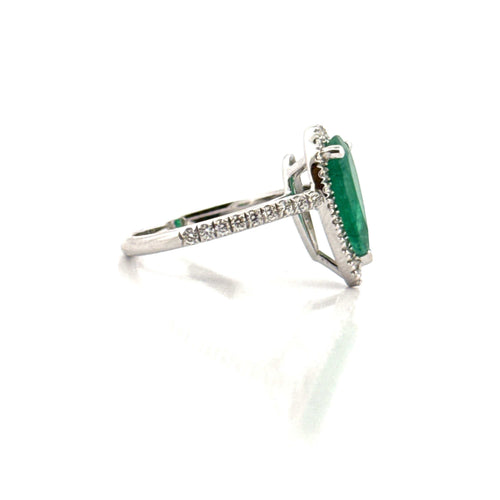 Bague 52 Bague en or blanc 18 carats émeraude et diamants 58 Facettes