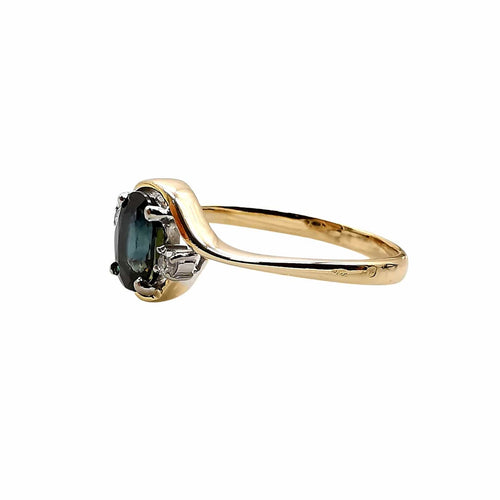 Bague 53 Bague or jaune, saphir et diamants 58 Facettes