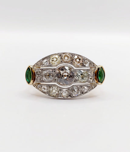 Bague 54.5 Bague marquise inversée Art déco en or 18k et platine, diamants et émeraudes 58 Facettes A06453