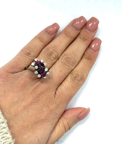 Bague 61 Bague en or blanc 18 carats sertie de rubis et de diamants, référence C 261 25 (2005) 58 Facettes