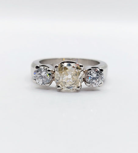 Bague 55 Bague jonc Art déco en platine et diamants (1,30 ct + 0,90 ct) 58 Facettes A06671