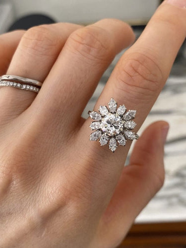 Bague 53 Bague fleur en or blanc 18k et diamants 2.80 Ct 58 Facettes