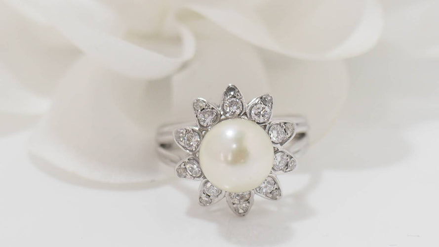 Bague 51 Bague vintage en or blanc, perle de culture et diamants 58 Facettes 32084