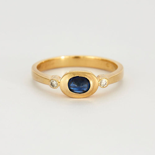 Bague 56 Bague jonc en or jaune, saphir et diamants 58 Facettes SPEV 13